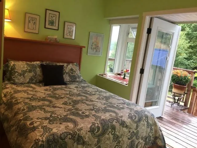 Holiday home Fulford Dunderry Vacation Rental And Cabin Canada