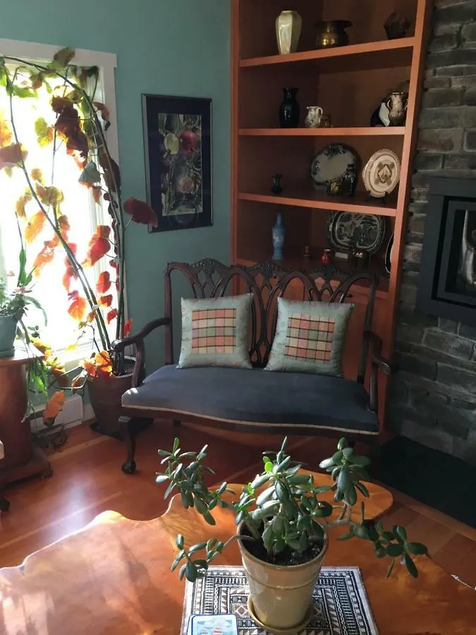 Holiday home Fulford Dunderry Vacation Rental And Cabin Canada